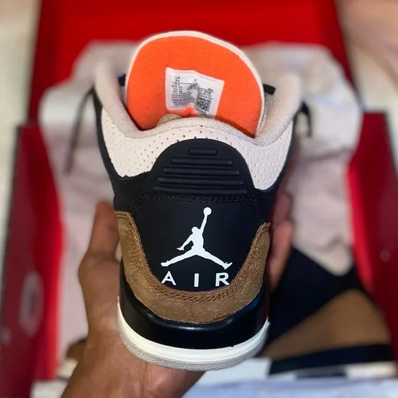 Air Jordan 3 Retro (GS) “Desert Elephant” - Picture 7 of 13